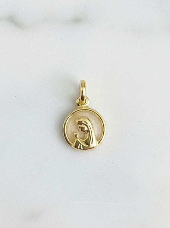 MEDALLA VIRGEN NIÑA FONDO BLANCO